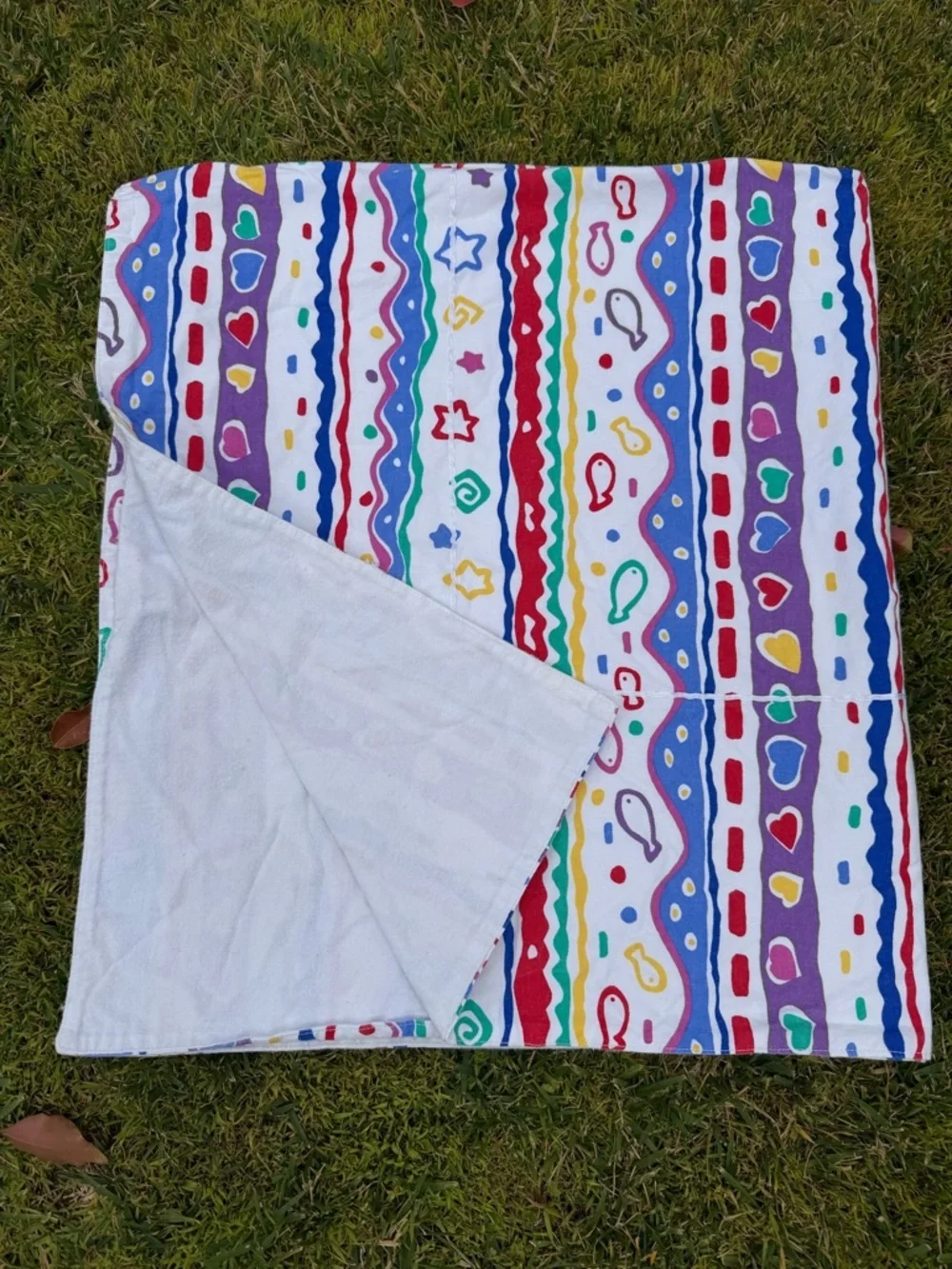Vintage 90s Baby Blanket Bright Colorful Fish Hearts Shapes Primary Colors 36x41